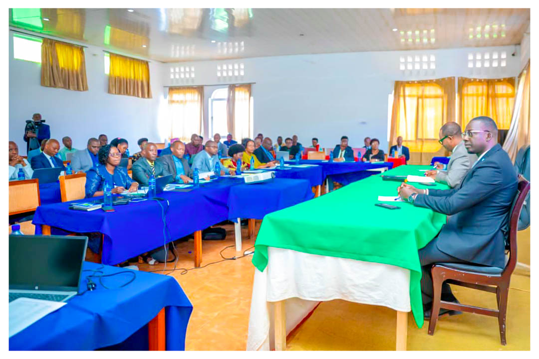 Vue de l'assemblée à Gitega