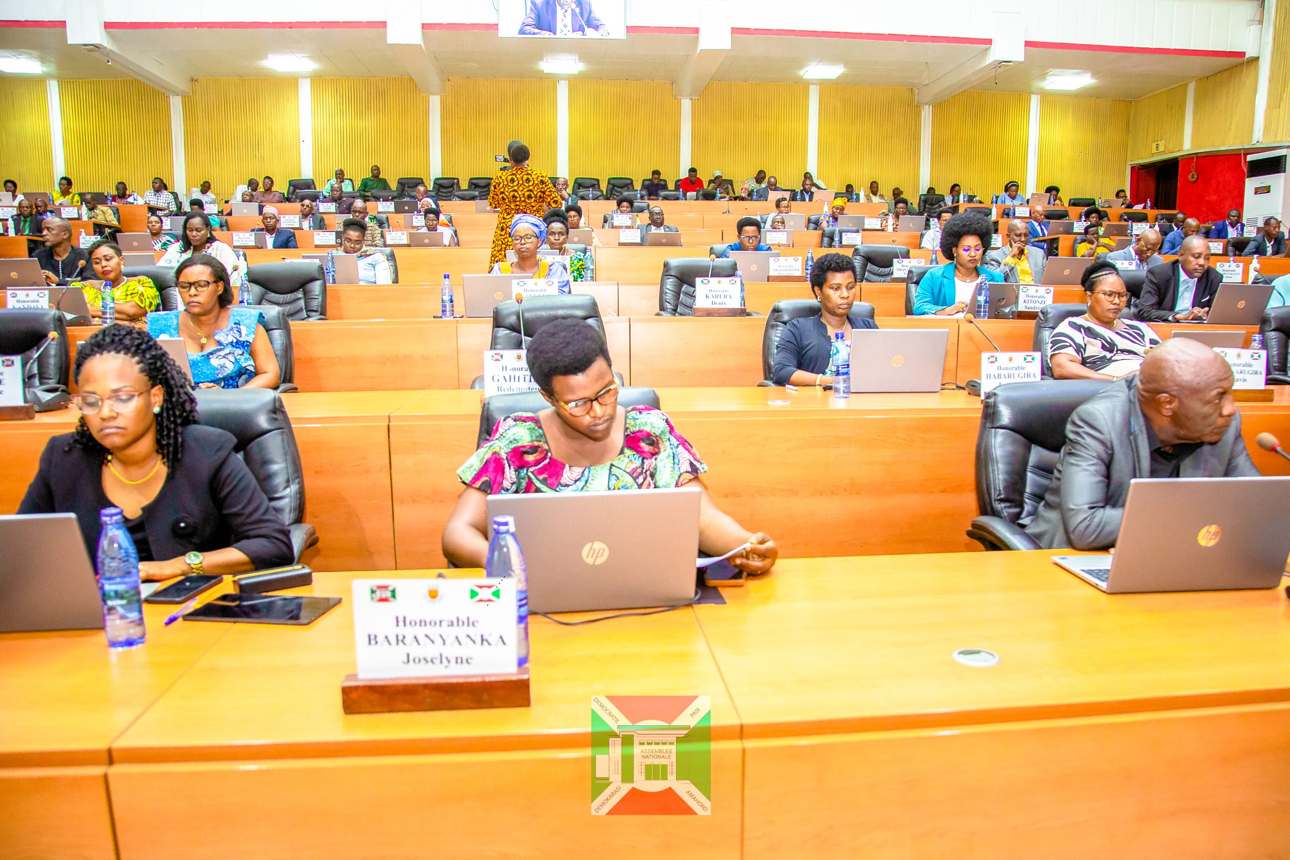 Débats parlementaires