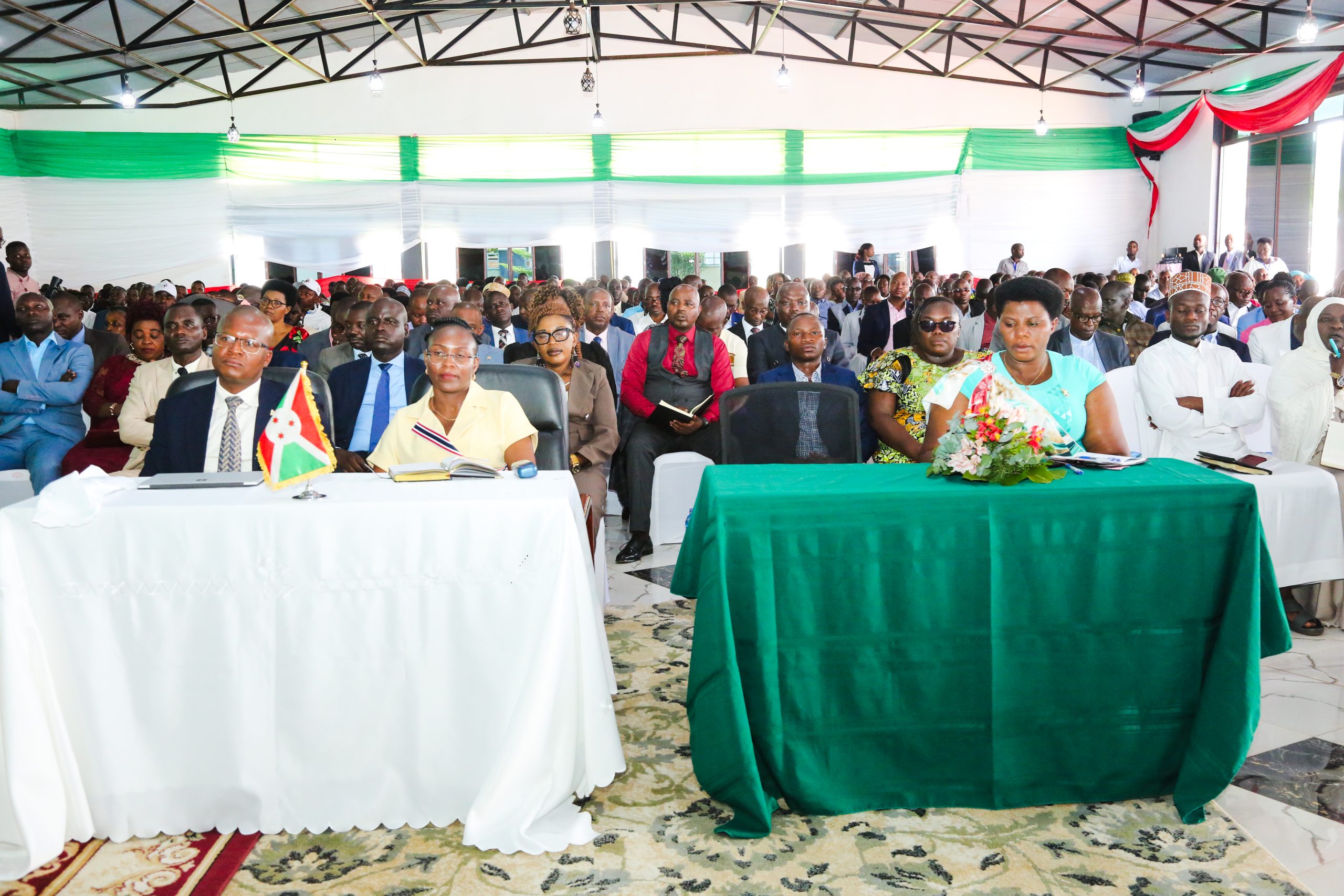 Conjugaison des efforts pour le  développement de la province Buhumuza