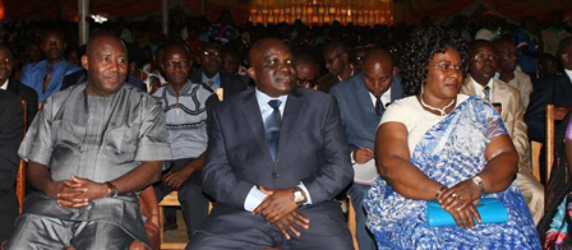 Le Président de l’Assemblée Nationale pendant la célébration eucharistique