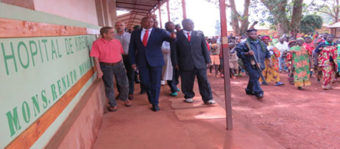 L’Honorable Agathon RWASA éffectue une visite guidée à l’Hôpital de Kiremba