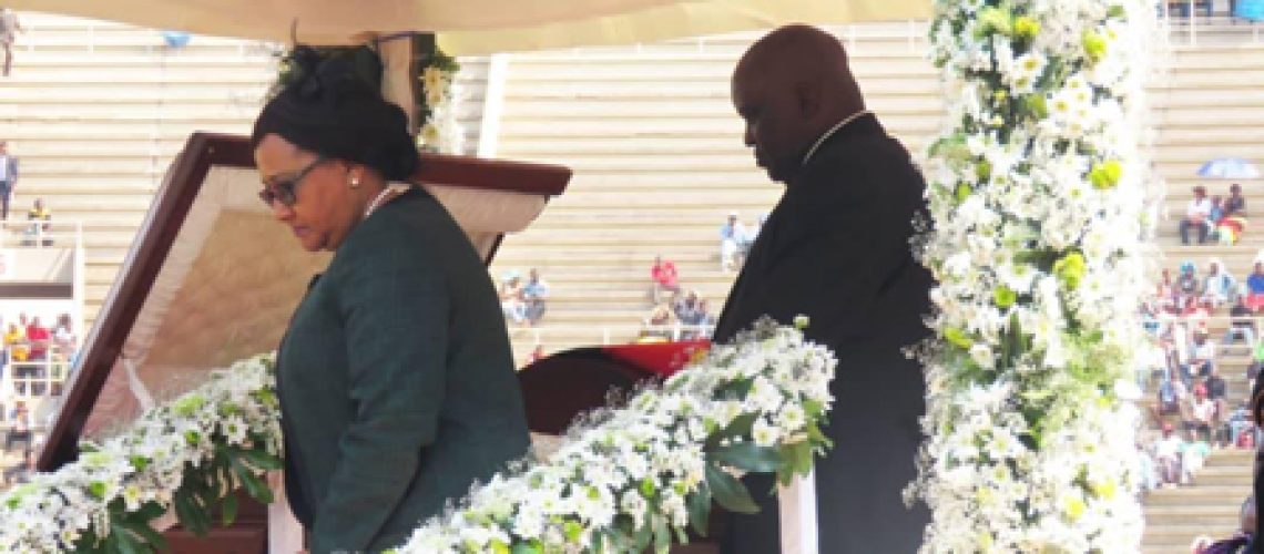 KWUNAMA-28184