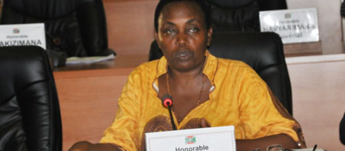 Hon.Marcelline Bararufise,
Présidente de la Commission de l’Education, de la Jeunesse, des Sports et Loisirs, de la Culture et de la Communication