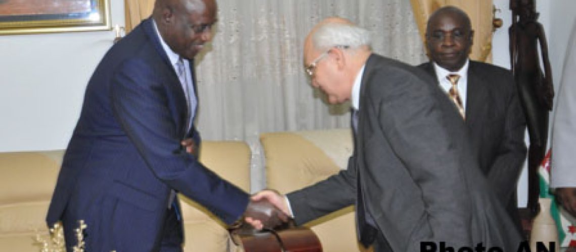 L’Honorable Pie Ntavyohanyuma reçoit l’Ambassadeur Vladimir